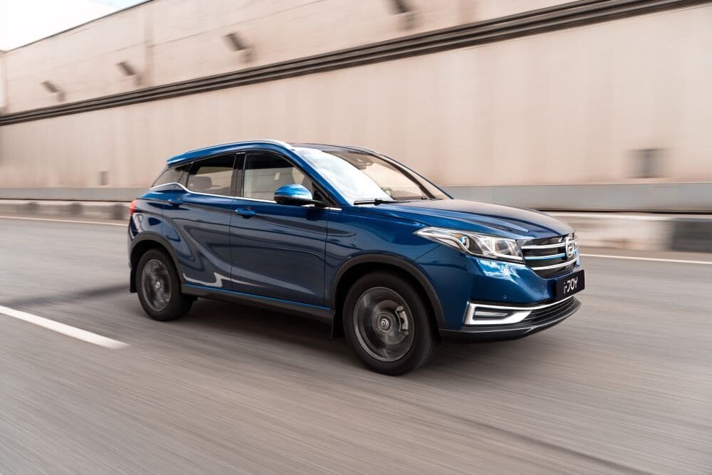    Первая российская тяговая батарея для российского кроссовера «Evolute i-JOY» - электромобиль становится более российским, а ещё и больше сможет проехать на одной зарядке