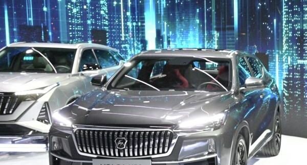    Новый автомобиль Volga К30 в павильоне марки Volga на выставке IX конференции «Цифровая индустрия промышленной России» в Нижнем Новгороде / РИА «Новости»