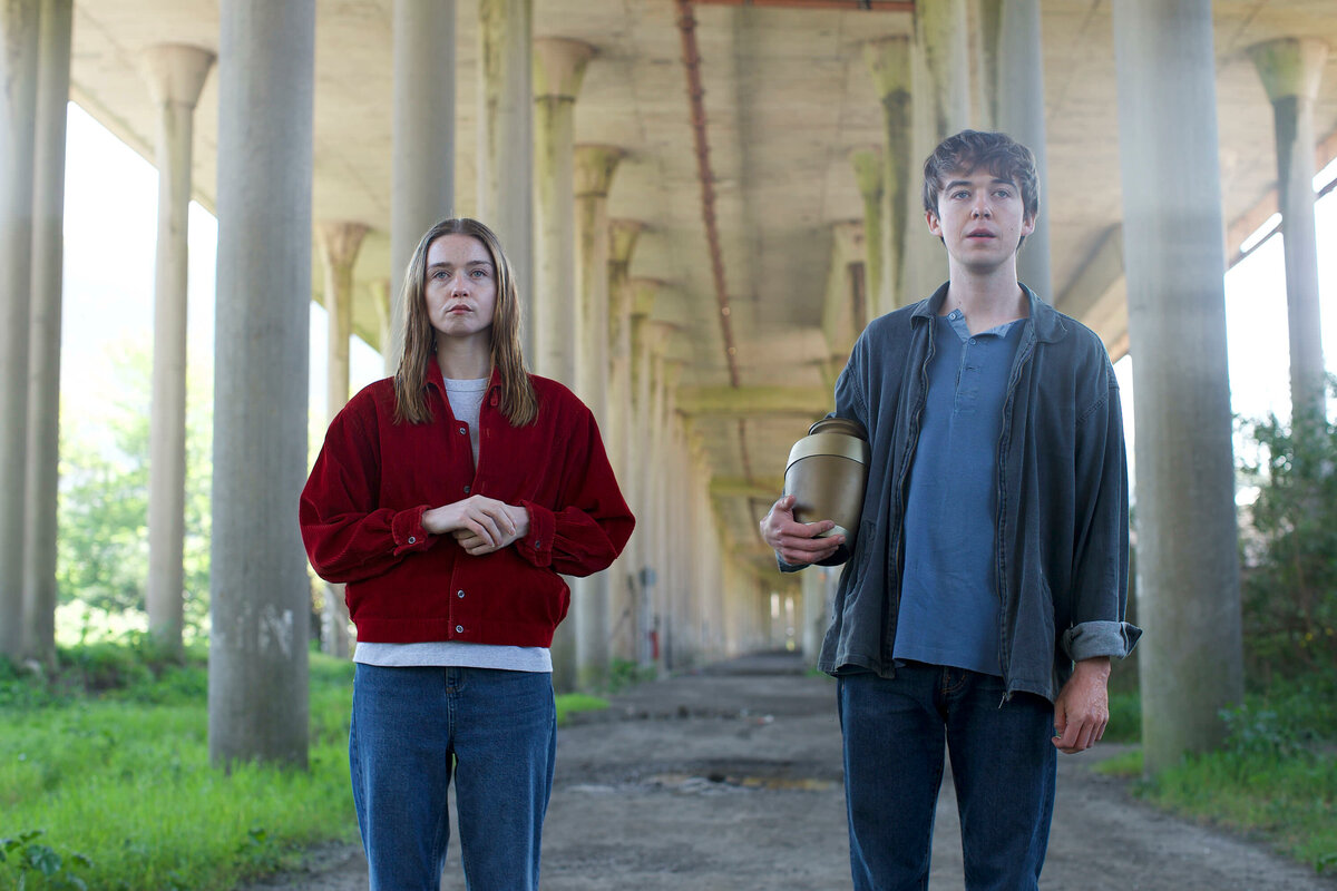 Сделайте свой следующий сериальный марафон захватывающим и ярким, но не отнимающим несколько месяцев, посмотрев эту подборку. Наверняка в ней найдется что-то, что захочется посмотреть повнимательнее.-11