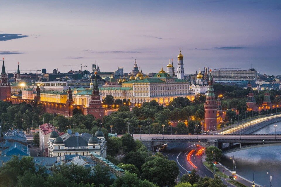 Покоряешь столицу. Вид на Кремль. Виды Москвы.