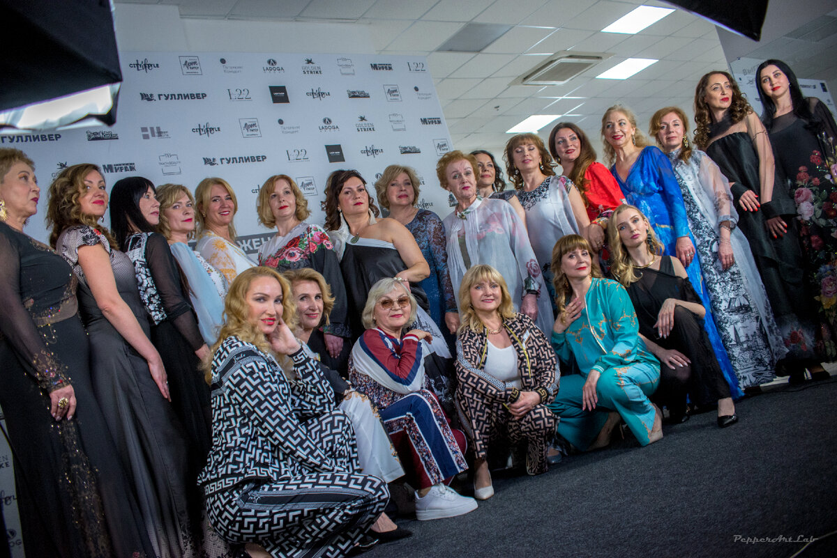 После показа. Все модели дизайнера Эльвиры Баско.