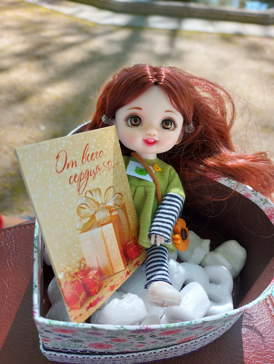 Коллекционная шарнирная БЖД кукла, рост 16 см, цвет зеленый.  Момент первой встречи.