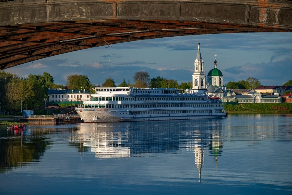 Пора в круиз жителям Твери. Фото дня