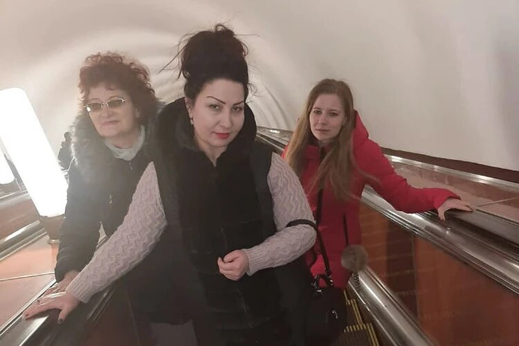 Мама и две дочери - найденная Джонона и младшая Ольга. Фото: архив героев.