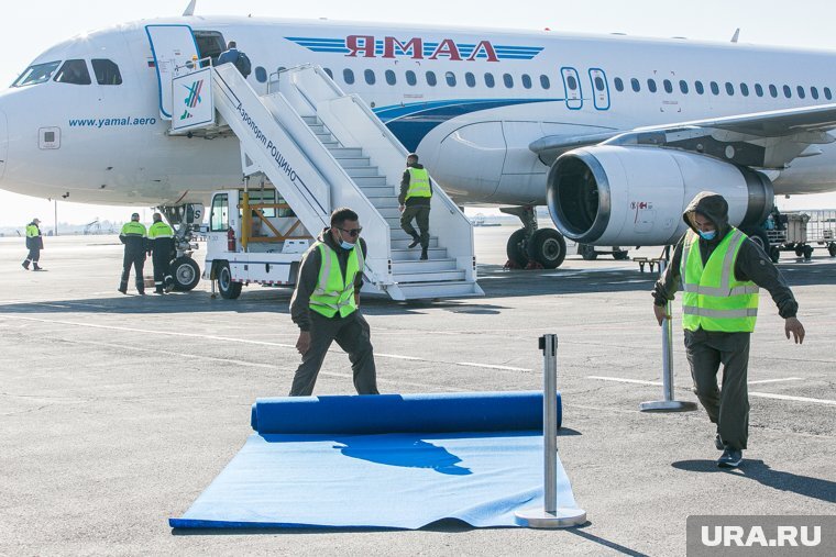 Самолеты до Нового Уренгоя и Ноябрьска совершили экстренные посадки в Тюмени Фото: Денис Моргунов © URA.RU 