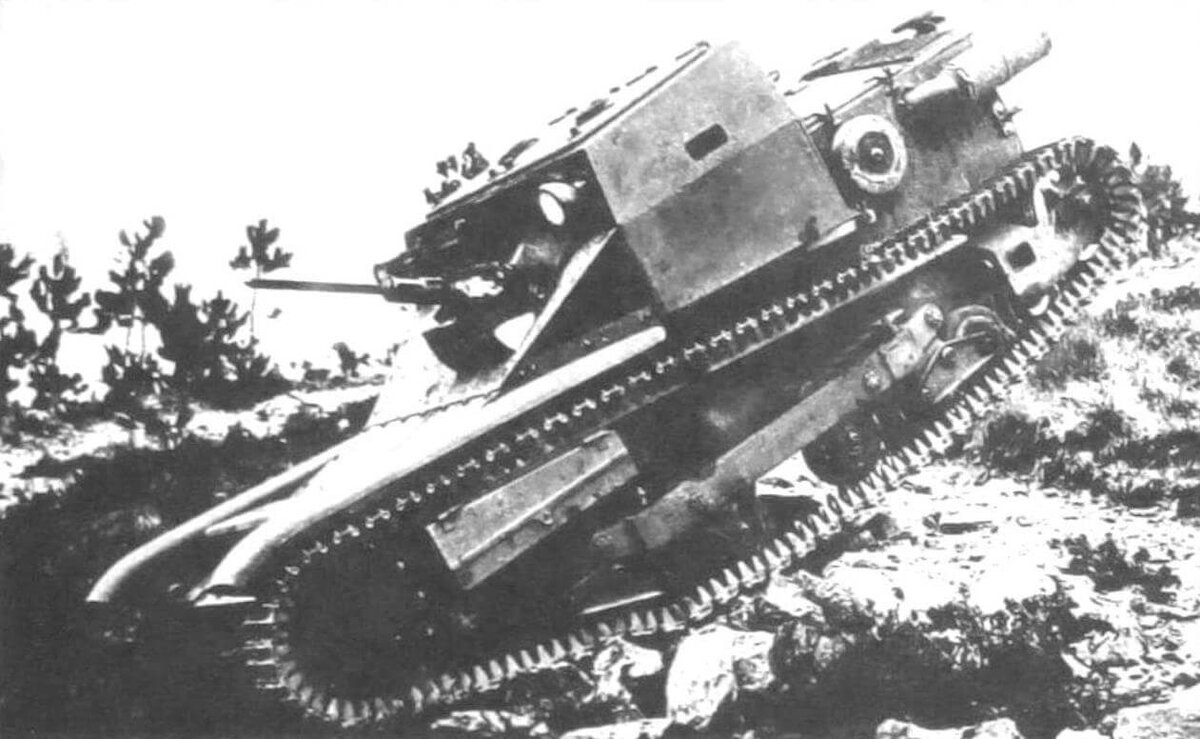                                      Машина из первой серии с одинарным пулеметом