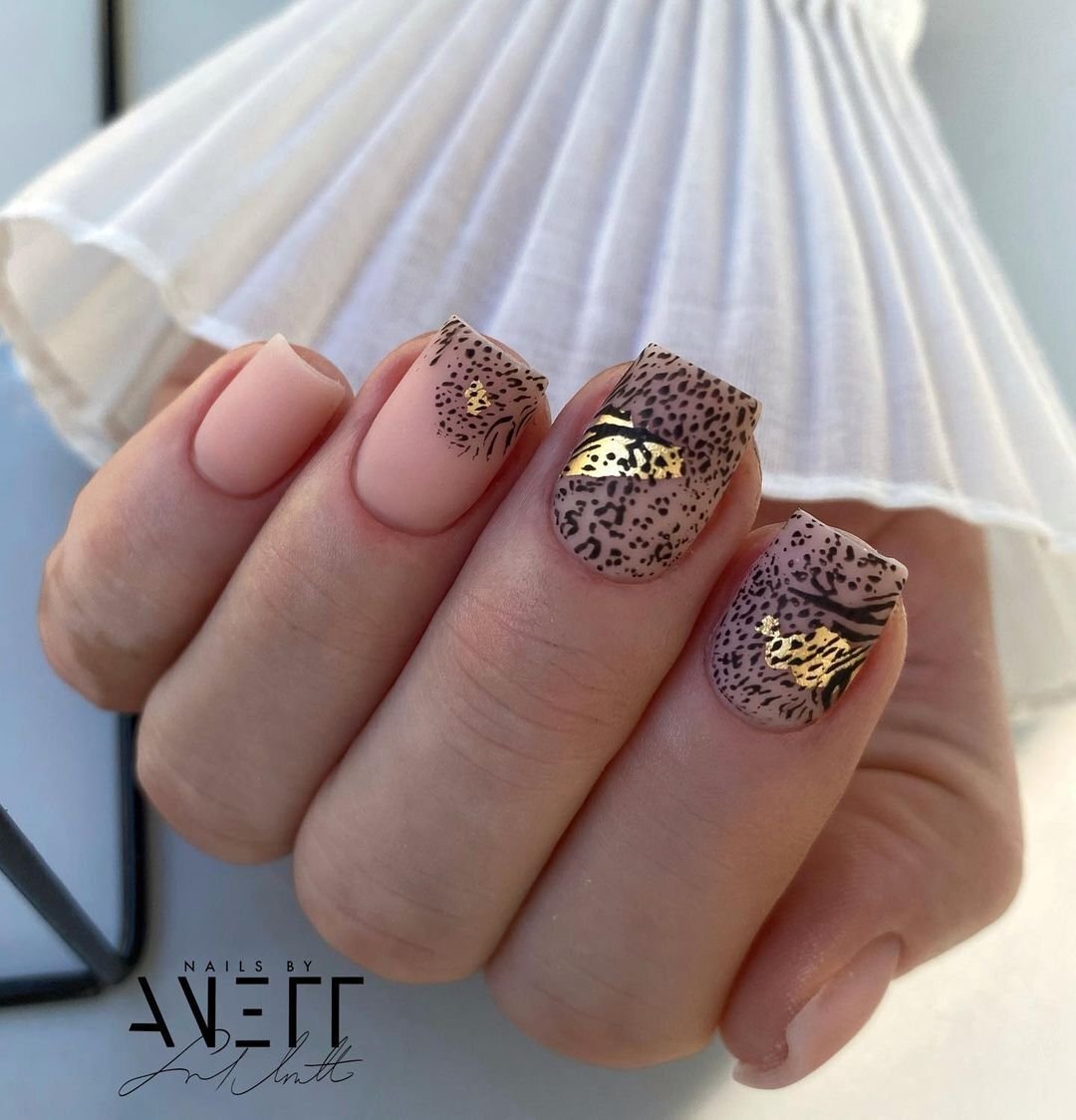 Короткие квадратные ногти - фото маникюра