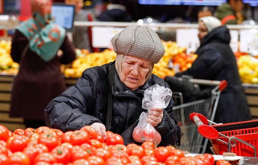    Россиян предупредили о новом росте цен. Киев обойдет запрет на удары по России: Главное к 21:00