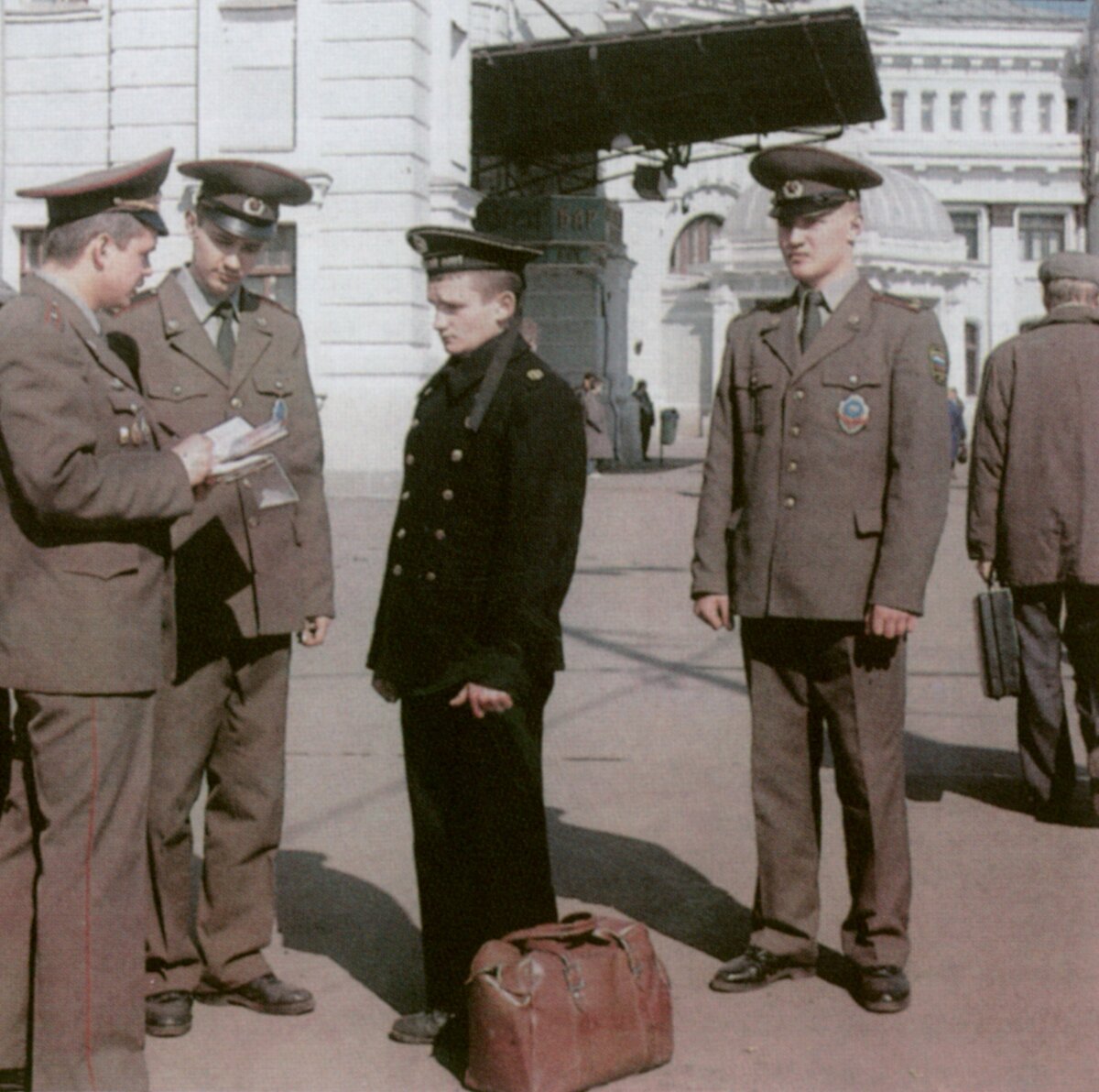 попался морячок...