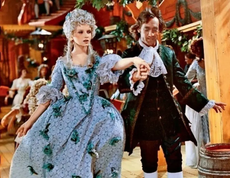 Ирина Мазуркевич и Владимир Высоцкий в фильме "Сказ про то, как царь Петр арапа женил"