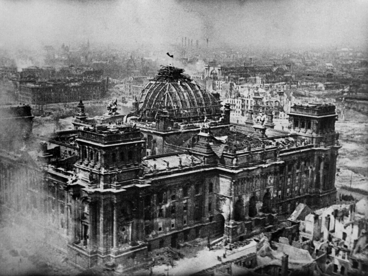    Знамя Победы над рейхстагом© РИА Новости / Виктор Темин