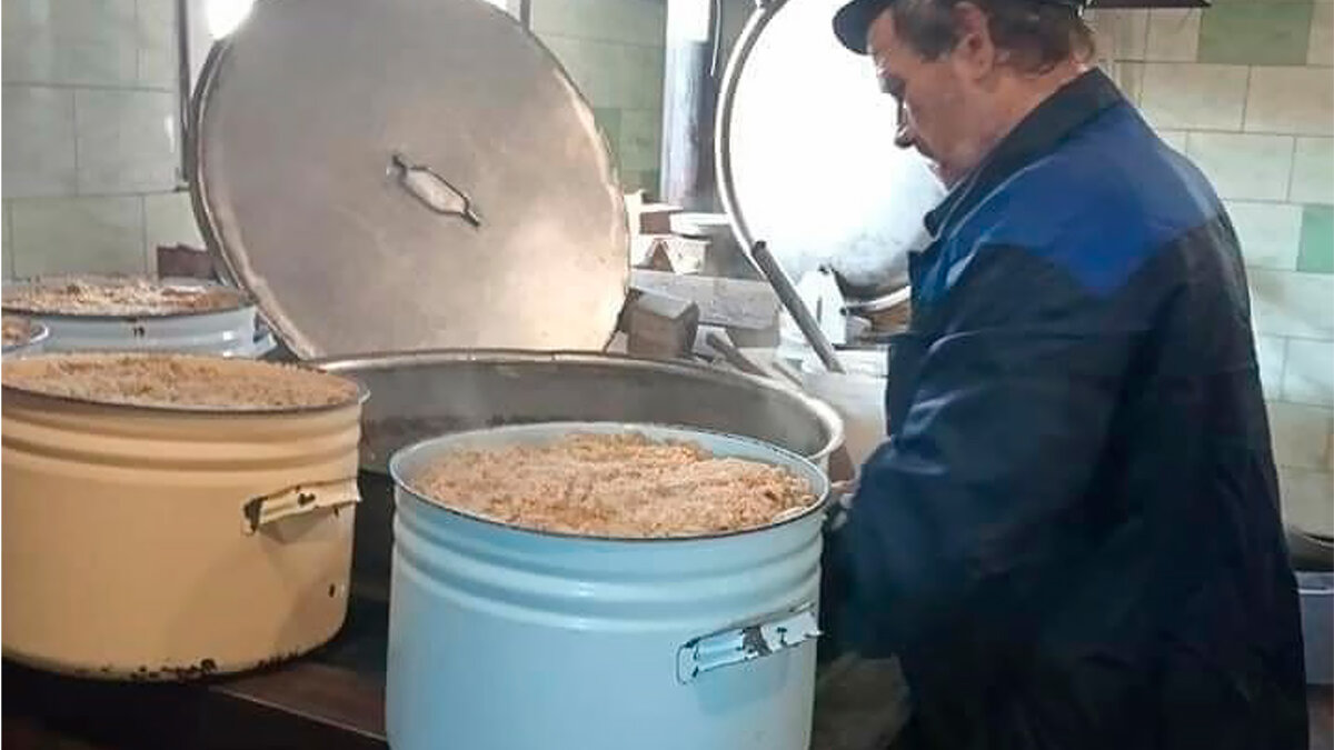 Кухня и наши печки с волшебными котлами / все фотографии в тексте - автора