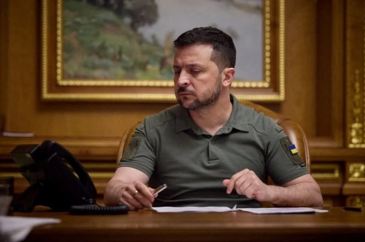    Politico: Зеленский может совершить «турне» по Европе для просьбы о помощи