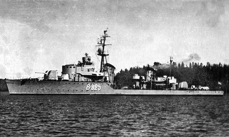 1939, 23 мая: В Ленинграде на заводе № 190 (ныне - ОАО «Северная верфь») заложен сторожевой корабль «Ястреб»
