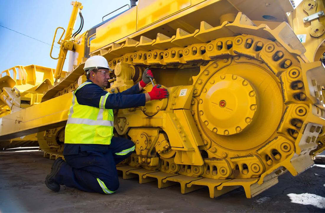 Эффективное обслуживание спецтехники Komatsu и Caterpillar на Дальнем  Востоке: опыт компании Протон | Группа компаний ПРОТОН | Дзен