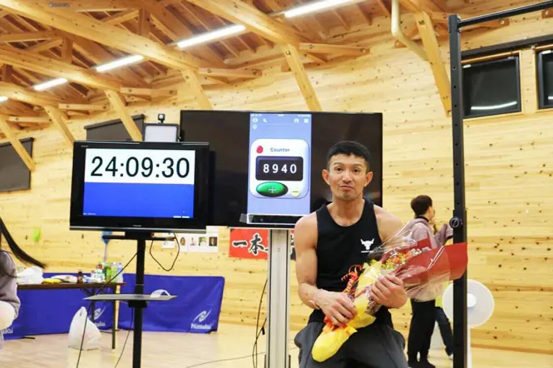 Японский атлет Кента Адати