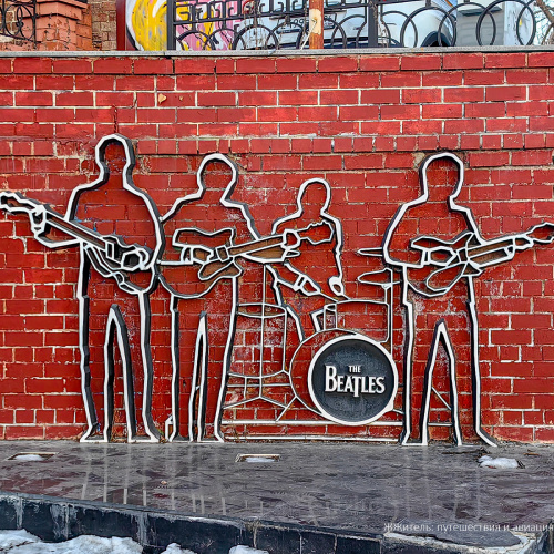    Памятник The Beatles в Екатеринбурге / pikabu.ru