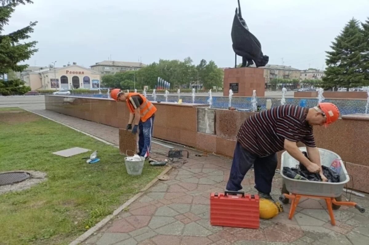    На центральной площади Уссурийска восстановят пострадавший от ДТП фонтан