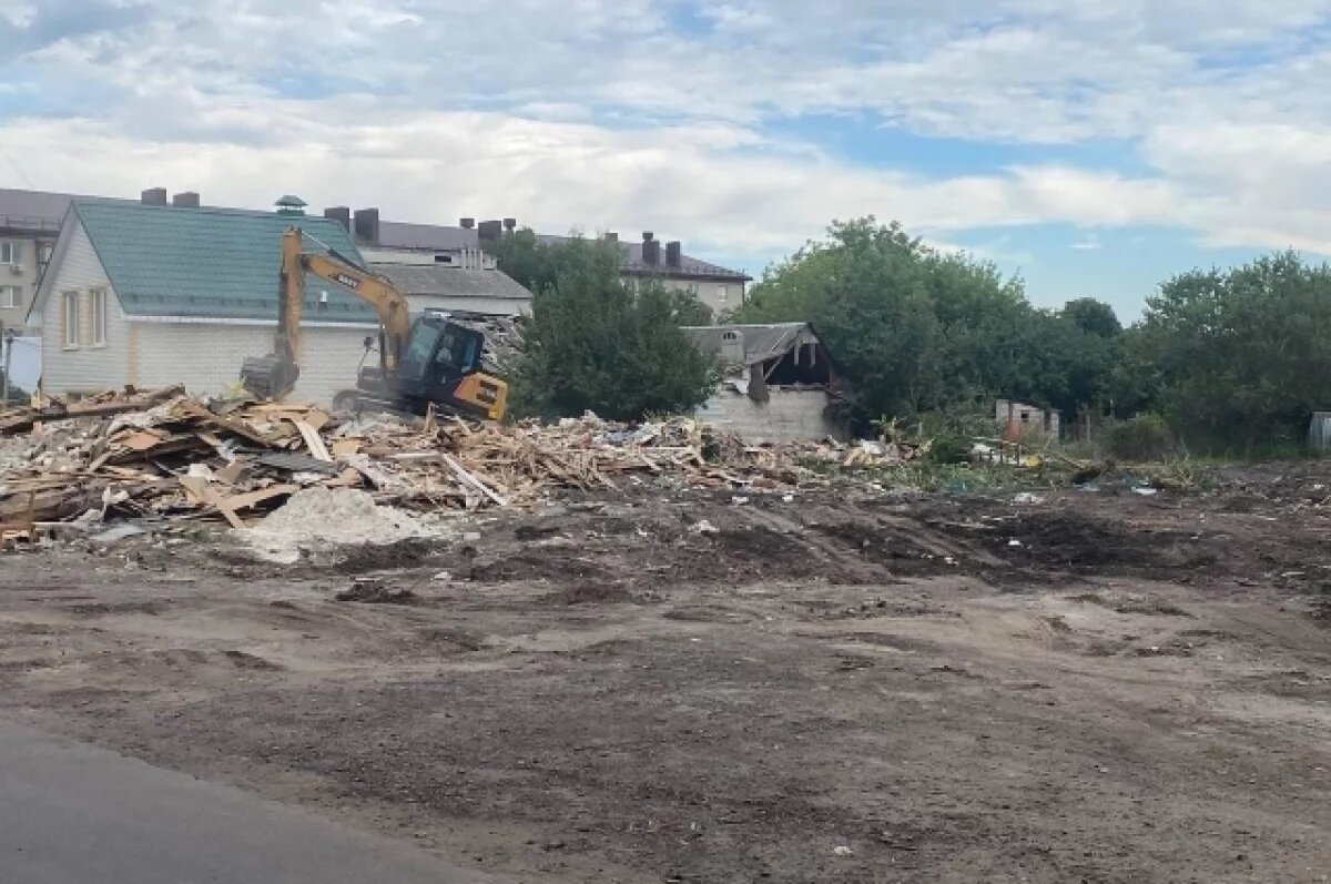    В Белгороде от прямого попадания снарядов повреждены два детских лагеря