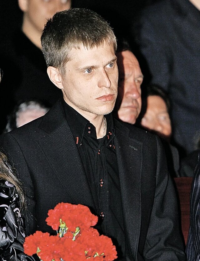 Николай смог навестить мать в больнице. По словам очевидцев, он плакал у неё в палате, просил прощения за все те неприятности, которые ей доставил.