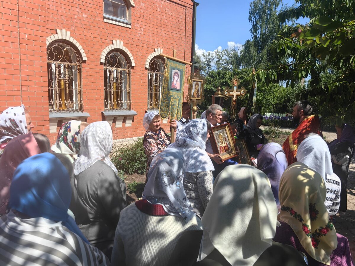    Острогожский питомник организовал для прихожан церкви Николая Чудотворца праздник