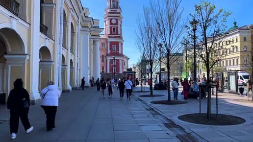 Пешеходная прогулка по улицам Санкт-Петербурга