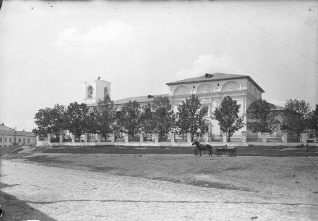    Архитектурная изюминка в сердце города: история здания отеля «Чарушин»