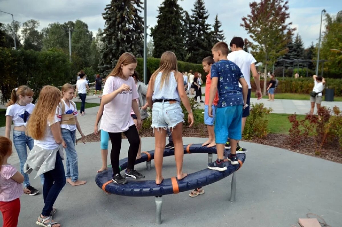    Стратегически важно повышать рождаемость в стране. Вот только где растить детей?