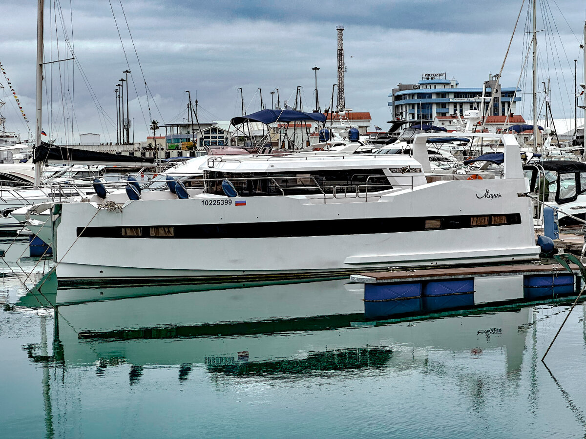 Яхта "Мария" в Сочи Гранд Марина
