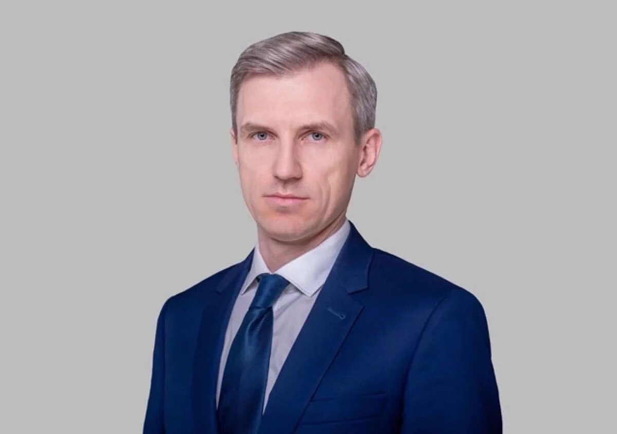    Пришло время героев.