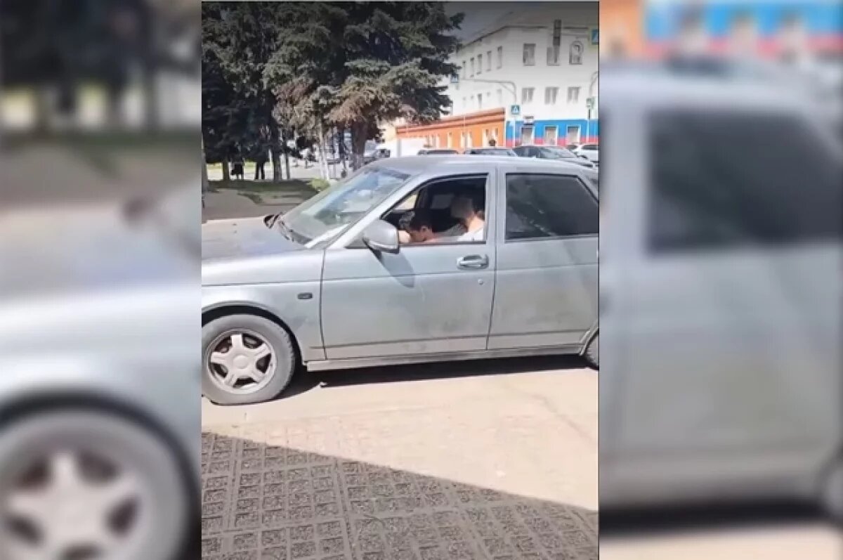    Малыш за рулём.