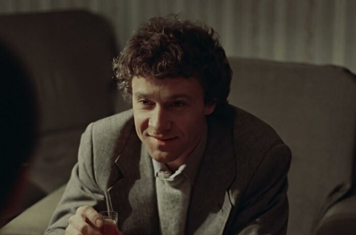 Кадр из фильма «Зимняя вишня» (1985). Скриншот.