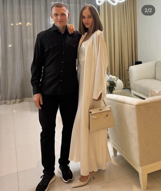   Павел Мамаев с женой Надеждой, фото: соцсети