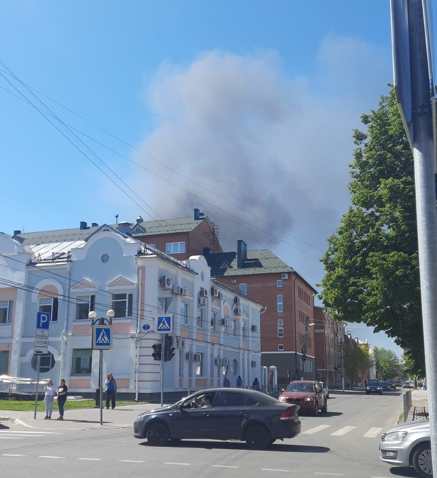 Над Пролетаркой в Твери сейчас черное небо. Бушует серьезный пожар | Вся  ТВЕРЬ | Дзен