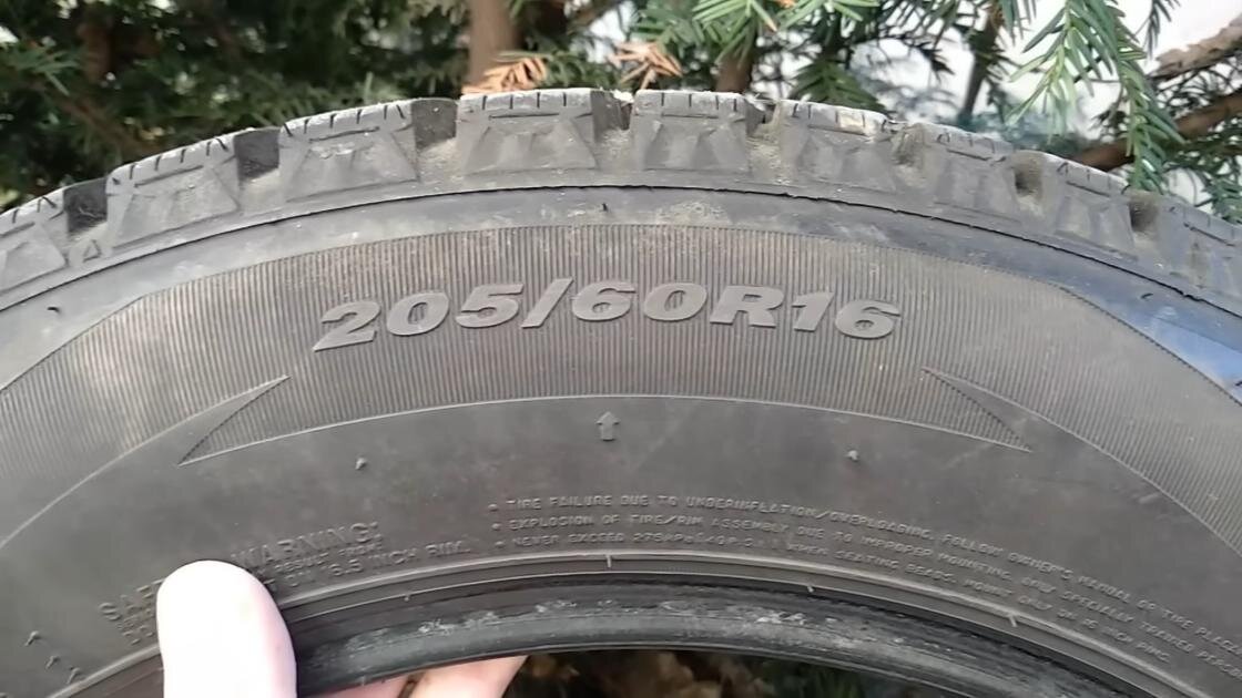    Автомобильная шина:YouTube/ALEX MOSS