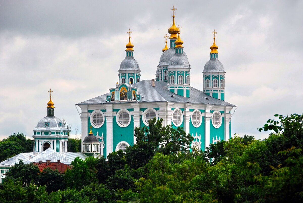 ИСТОРИЯ ВОЗНИКНОВЕНИЯ ЧУГУННОГО ПОЛА В СМОЛЕНСКОМ УСПЕНСКОМ СОБОРЕ | Край  Смоленский | Дзен