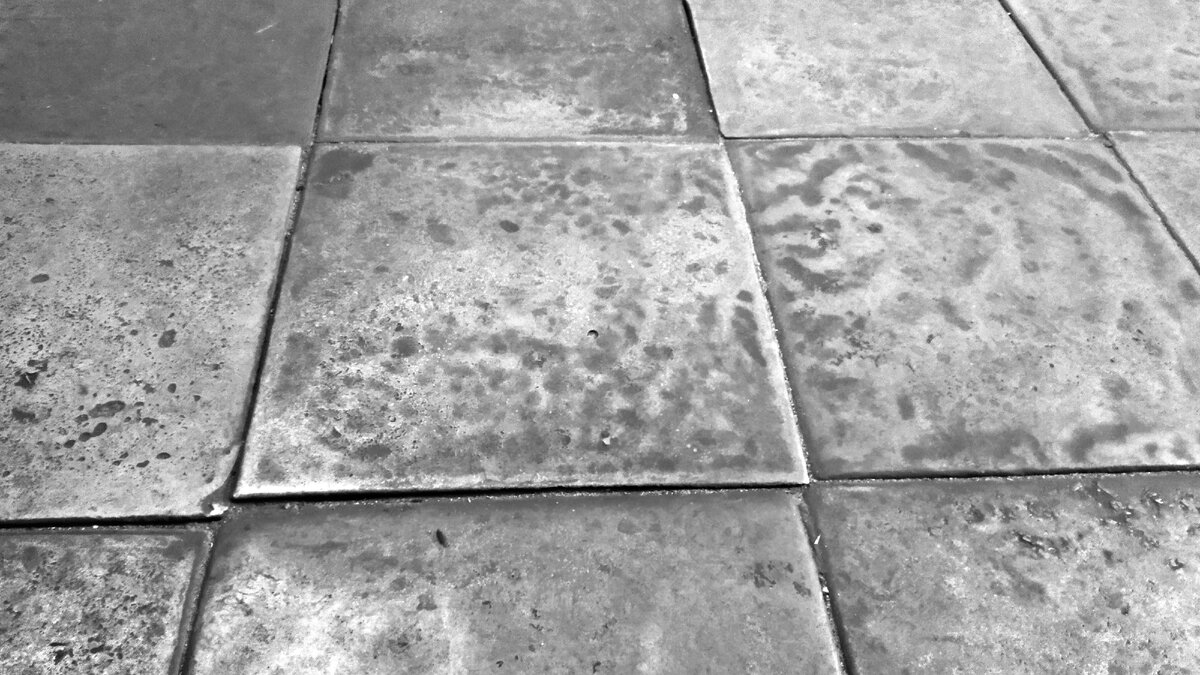 Чугунный пол смоленского Свято-Успенского кафедрального собора 