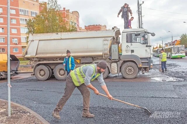    Куда обращаться, чтобы отремонтировали разбитый асфальт во дворе дома?