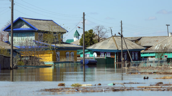    В России число подтопленных жилых домов сократилось до 1348 Алина Городниченко