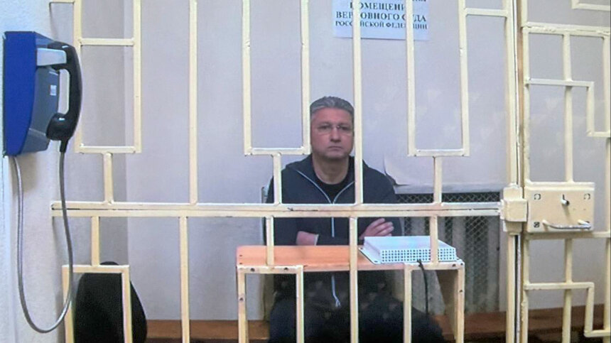 СК просит продлить арест бизнесмену, обвиняемому в даче взятки экс-замминистра И
