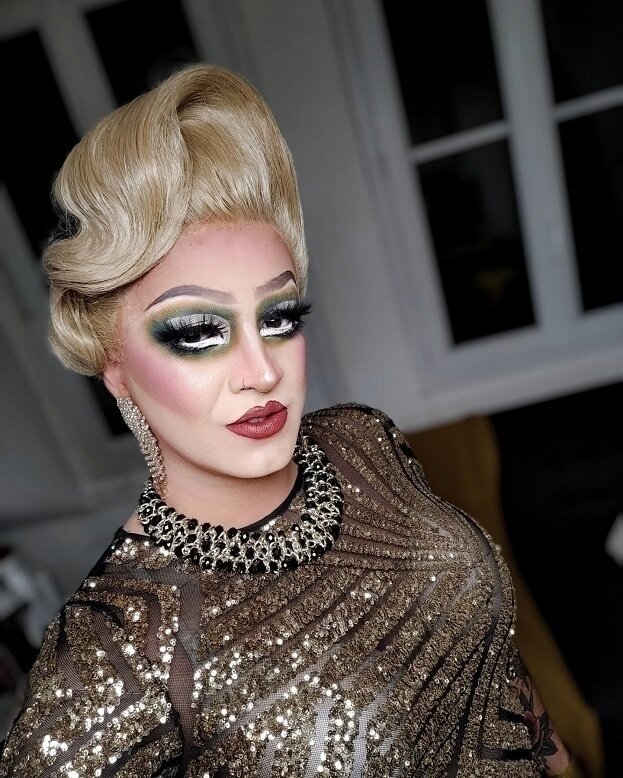    Минима Гесте. Соцсети