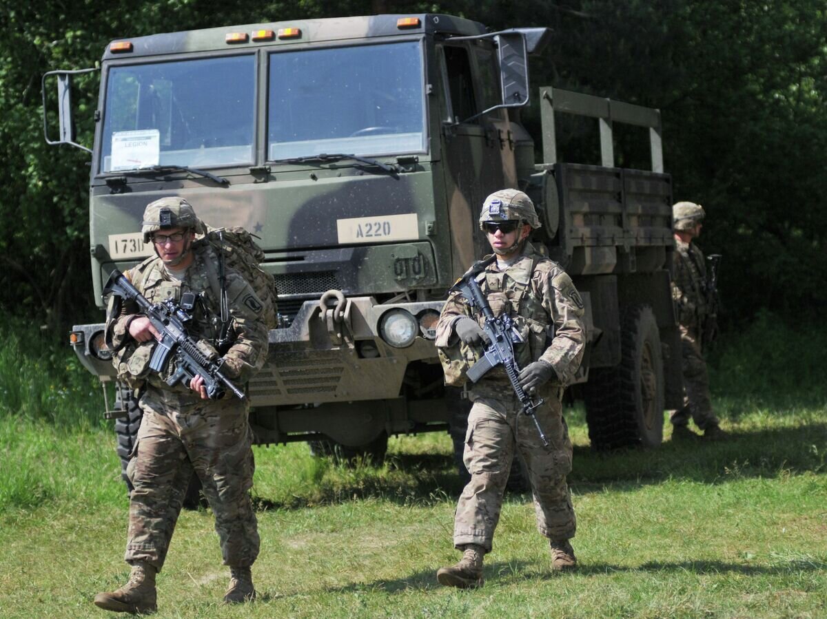    Американские военные во время учений на Украине© РИА Новости / Стрингер