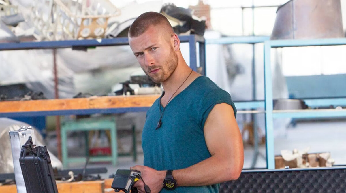 Глен Пауэлл в «Неудержимых 3»