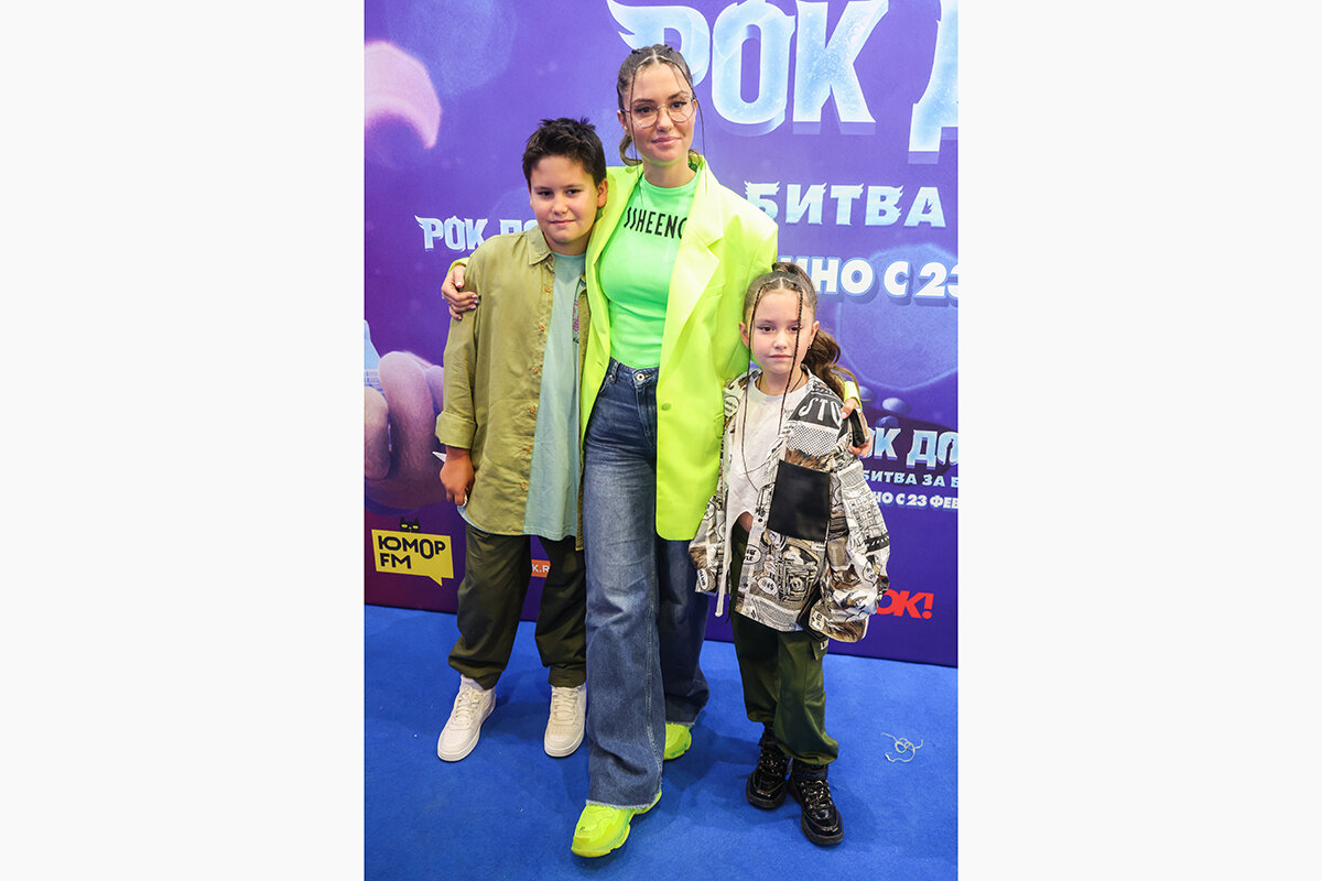 Сергей Фадеичев / ТАСС📷Актриса Агата Муцениеце с сыном Тимофеем и дочерью Мией