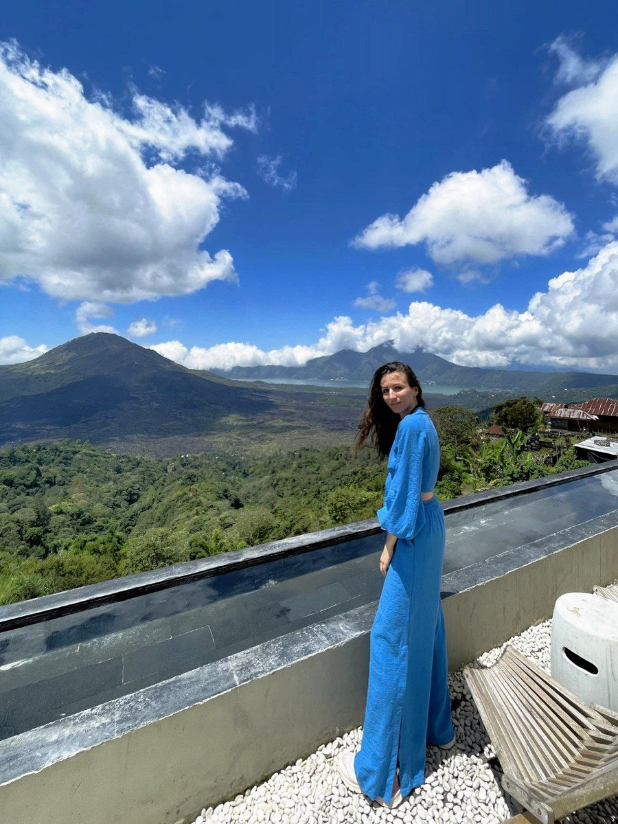 вид со смотровой Ritatkala Cafe на Батур