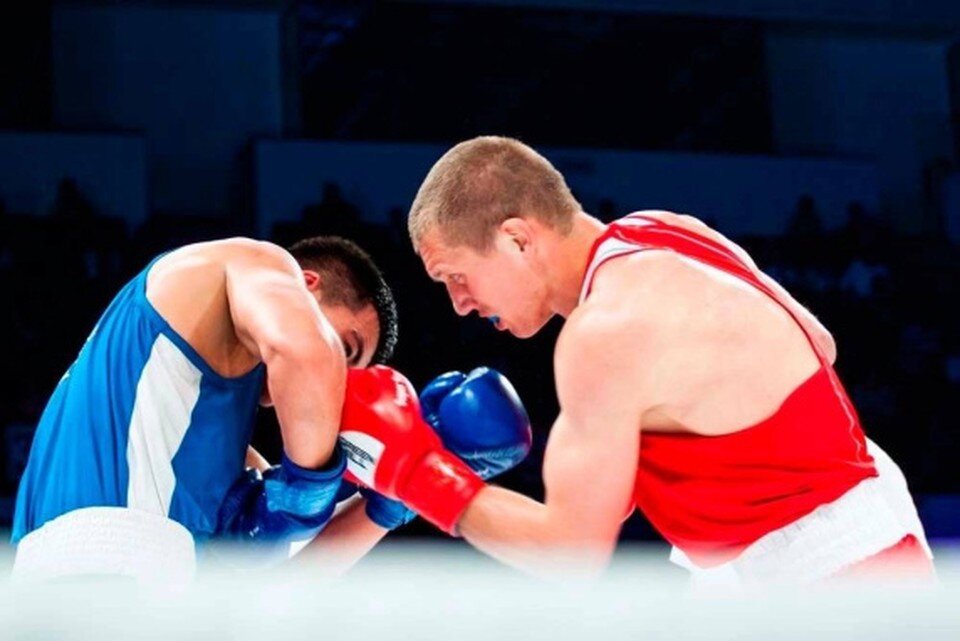    Тренирует спортсмена Александр Кашкаров. пресс-служба губернатора и правительства Белгородской области