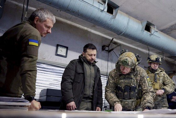   Роман Машовет, президент Владимир Зеленский, командующий Сухопутными войсками Александр Сирский, командир 57-й отдельной мотострелковой бригады Александр Бакулин