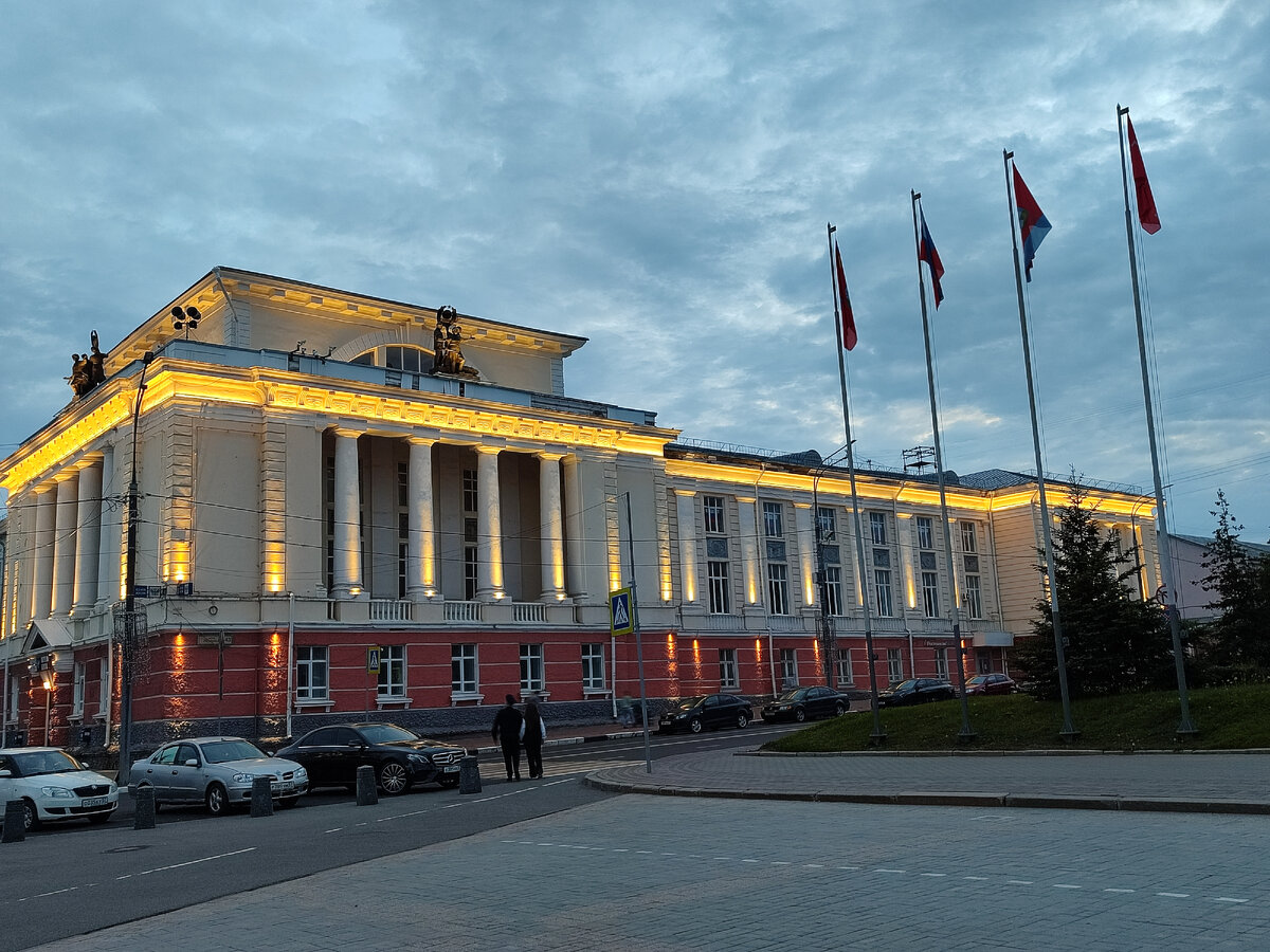 Прогулка по вечернему городу. Хочу подвести итог нашей поездки в город  Орёл. | Когда Стрельцу дома не сидится | Дзен