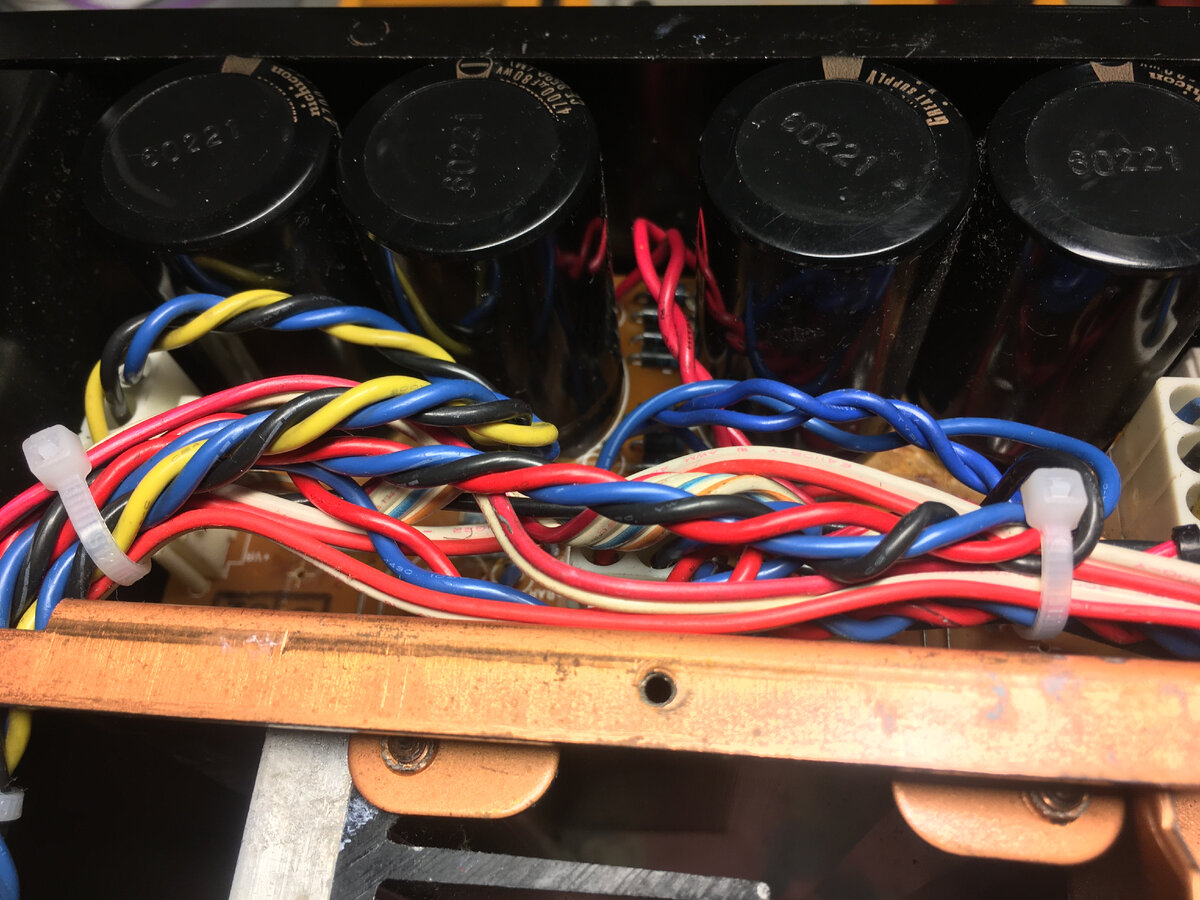 Ёмкости 4700 мкФ\80 В в Yamaha A-2000a