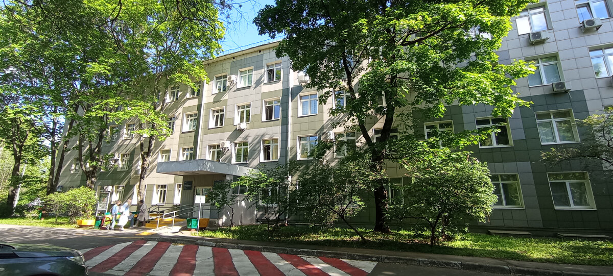 Поликлиника №107(филиал 1) на улице Снежной. Фото автора.